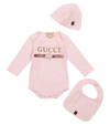 GUCCI BABY LOGO COTTON BODYSUIT, HAT AND BIB SET,P00584799