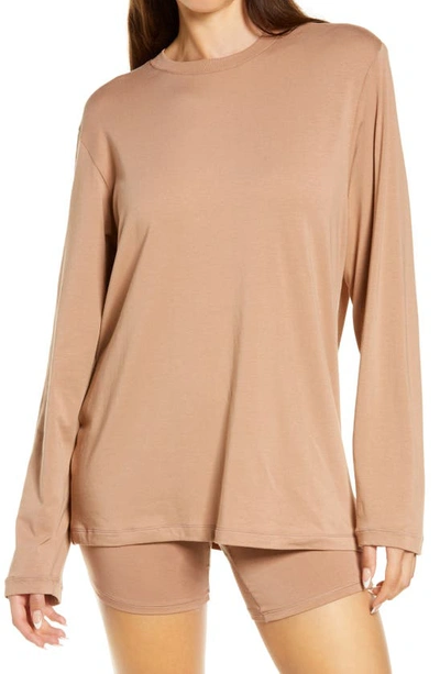 Skims Boyfriend Long Sleeve T-shirt In Sienna