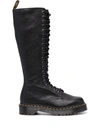 Dr. Martens' 1b60 Lace-up Leather Boots In Schwarz