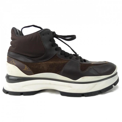 Pre-owned Lv Trainer Low Trainers In Brown