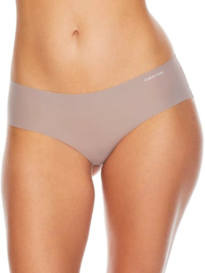 Calvin Klein Invisibles Hipster In Mink