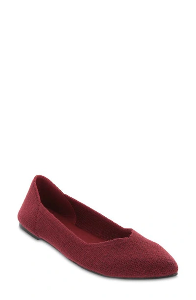 Mia Kerri Pointed Toe Flat In Red