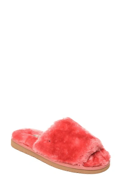Minnetonka Faux Fur Slide Slipper In Berry Red
