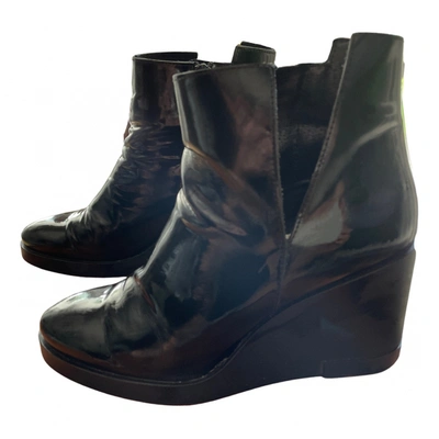 Pre-owned Miista Patent Leather Ankle Boots In Black