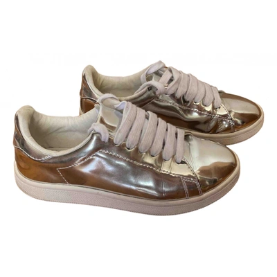 Pre-owned Juicy Couture Glitter Trainers In Silver