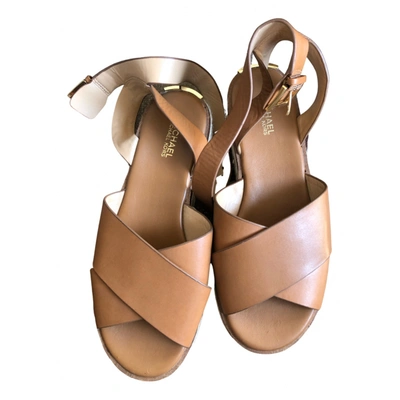 Pre-owned Michael Kors Leather Mules In Camel