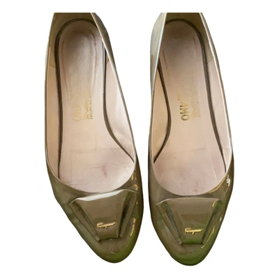 Pre-owned Ferragamo Patent Leather Ballet Flats In Grey