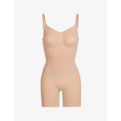 Skims Sculpting V-neck Stretch-woven Body In Clay