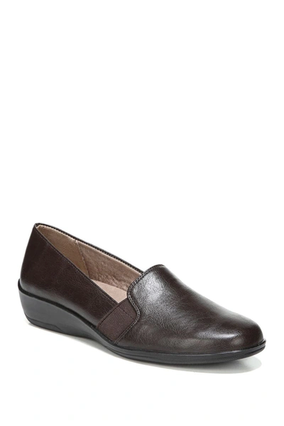 Lifestride Isabelle Loafer In Dk Chocolate