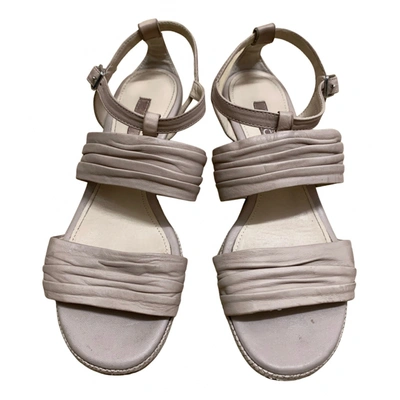 Pre-owned Ecco Leather Sandal In Beige