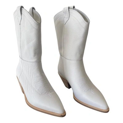 Pre-owned Ba&sh Leather Cowboy Boots In White