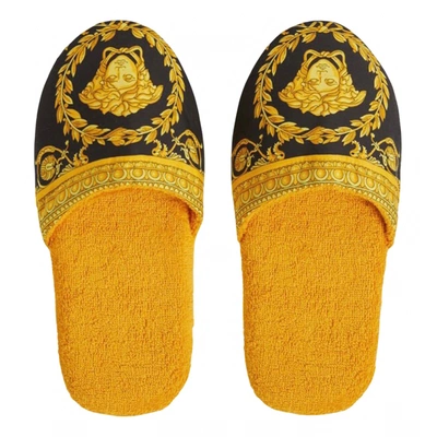 Pre-owned Versace Textiles In Gold