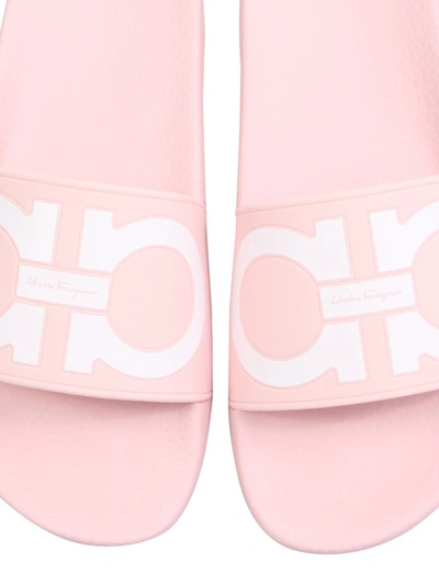 Ferragamo Groovy Logo Slide Sandals In Pink