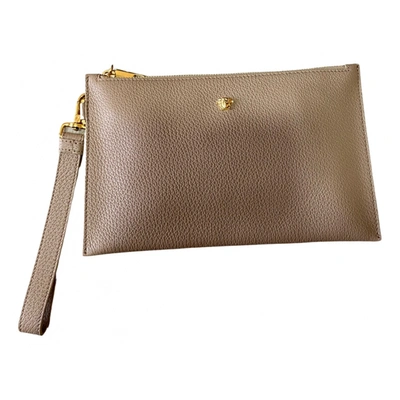 Pre-owned Versace Leather Clutch Bag In Camel