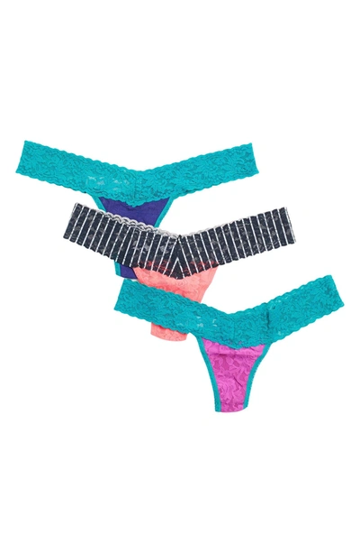 Hanky Panky Low Rise Lace Thongs In Nskb-vtqg/ Inside Out
