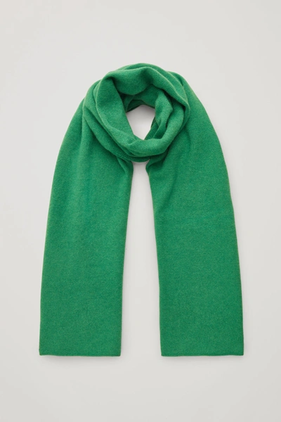 Cos Cashmere Scarf In Green