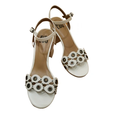 Pre-owned Bibi Lou Leather Sandal In White