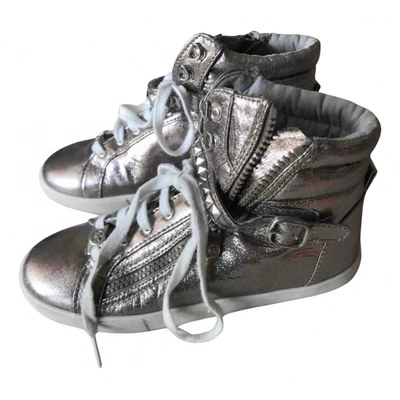 Pre-owned Michael Kors Leather Trainers In Metallic