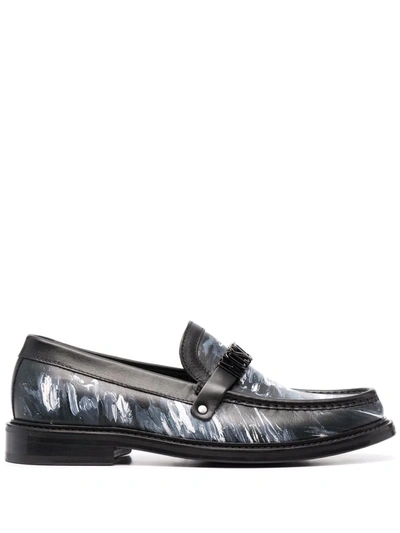 Moschino Abstract-print Logo Loafers In Schwarz