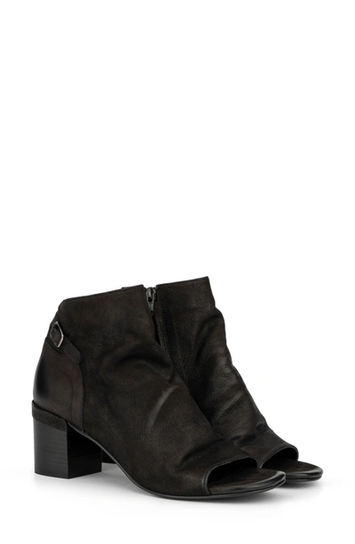 Vintage Foundry Sabrina Leather Block Heel Bootie In Black