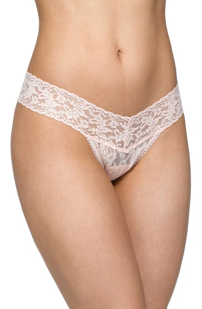 Hanky Panky Signature Lace Low Rise Thong In Vanilla