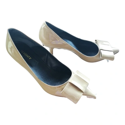 Pre-owned Seventy Patent Leather Heels In Beige