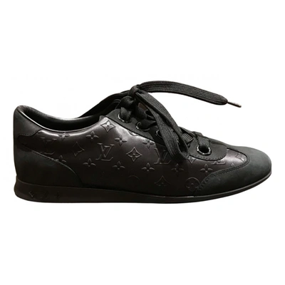 Pre-owned Louis Vuitton Cloth Trainers In Black