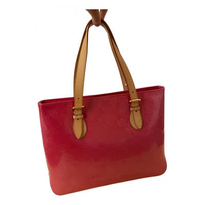 Pre-owned Louis Vuitton Brentwood Patent Leather Tote In Red