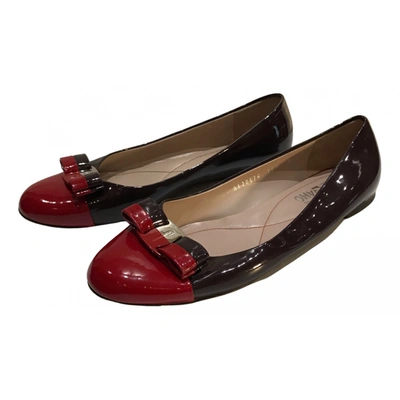 Pre-owned Ferragamo Vara Patent Leather Ballet Flats In Brown