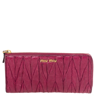 Pre-owned Miu Miu Pink Leather Matelassé Zip Around Wallet