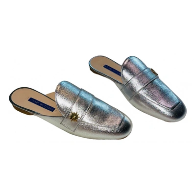 Pre-owned Stuart Weitzman Leather Flats In Silver