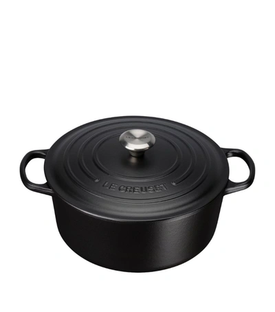 Le Creuset Cast Iron Round Casserole Dish (28cm) In Black
