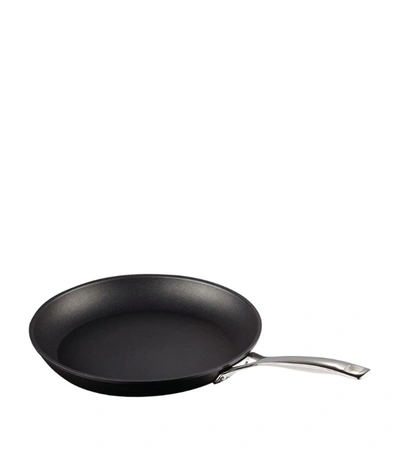 Le Creuset Toughened Non-stick Shallow Frying Pan (28cm) In Black