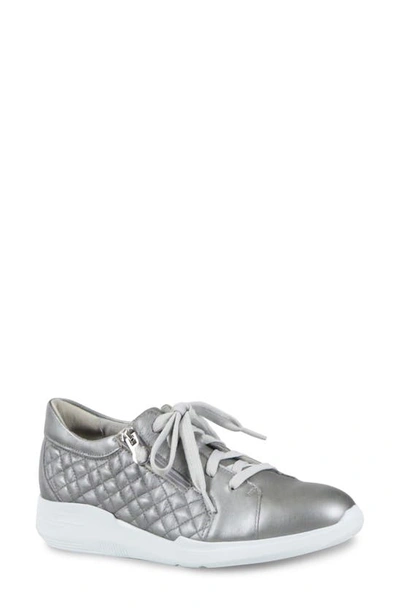 Munro Emmie Wedge Sneaker In Grey Met L