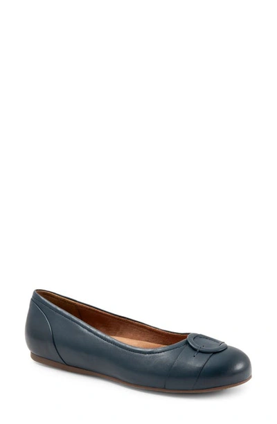 Softwalkr Savannah Flat In Navy