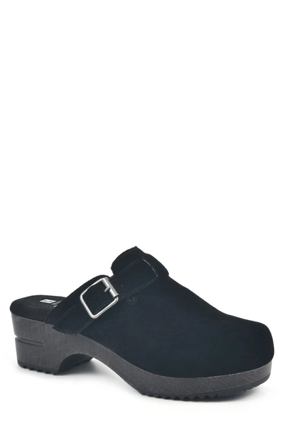 White Mountain Behold Suede Platform Clog In Black/suede