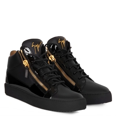 Giuseppe Zanotti Kriss