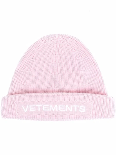 Vetements Embroidered Logo Meino Beanie In Pink