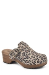White Mountain Behold Suede Platform Clog In Natural/eprint/suede