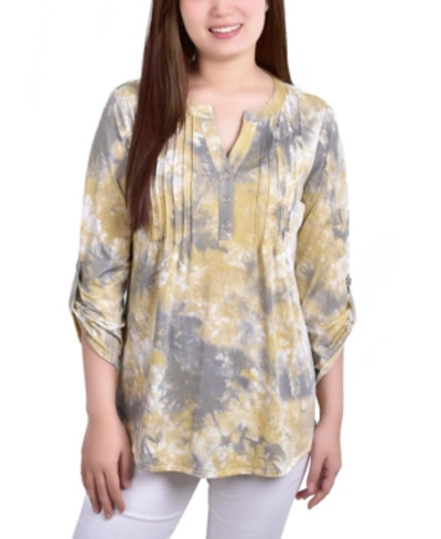 Ny Collection Petites Womens Printed Pintuck Henley In Neutral