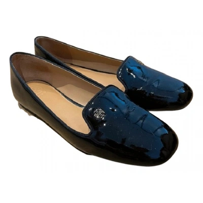 Pre-owned Tory Burch Patent Leather Flats In Black