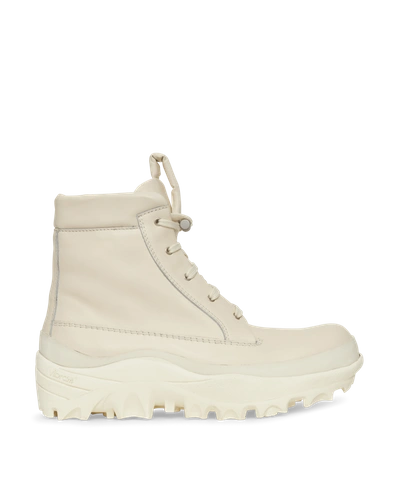 Oamc Claes Boots In Natural White