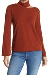 Go Couture Turtleneck Cutout Sweater In Burgundy