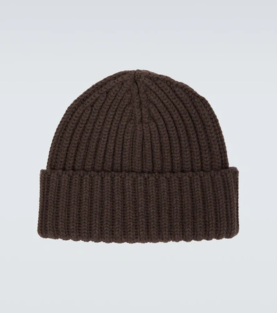 The Row Dibbo Ribbed Cashmere Beanie In Brown