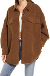 Good American Contour Faux Shearling Jacket In Sepia