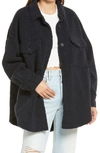Good American Contour Faux Shearling Jacket In Midnight