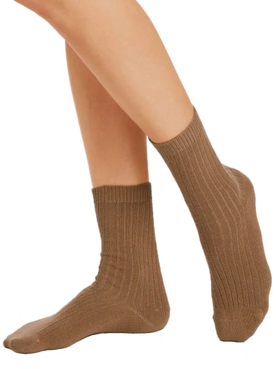 Hanro Luxurious Crew Socks In Cinnamon