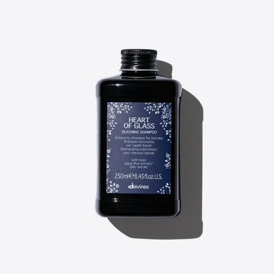 Davines Unisex 8.45oz Heart Of Glass Silkening Shampoo In White