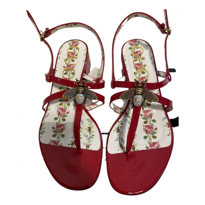 Pre-owned Gucci Patent Leather Flip Flops In Red