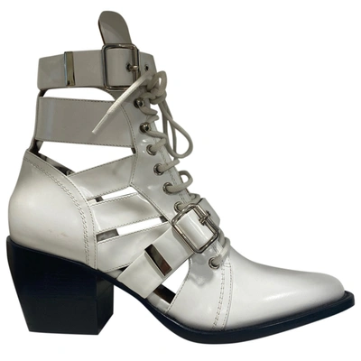 Pre-owned Chloé Leather Ankle Boots In White